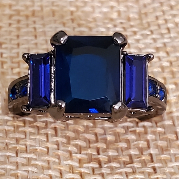 Jewelry - Black Gold Filled Sapphire Ring